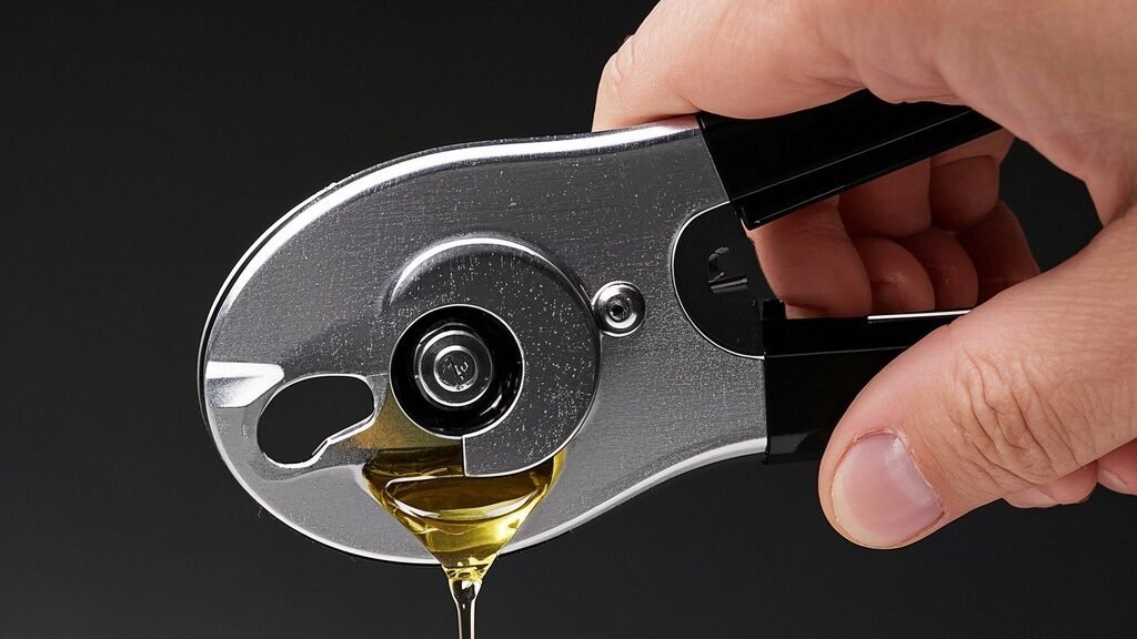 Are electric or manual can openers better for seniors?